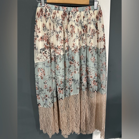 Mystree Dresses & Skirts - NWT. Mystree skirt